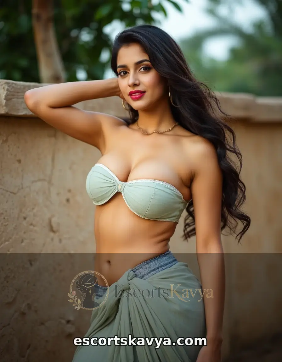 Esha Bhatia party girl in Jalandhar